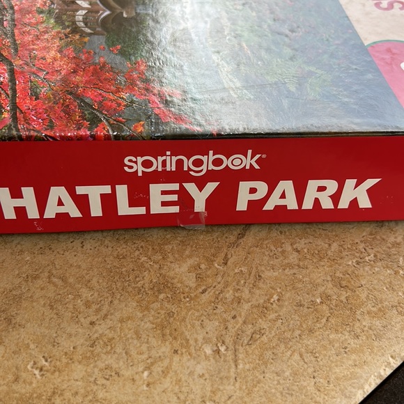 🧩 springbok 1000 pieces Jigsaw Puzzle Hatley Park, gorgeous trees, bridge - Picture 4 of 7